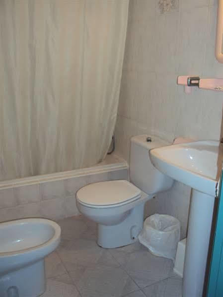Hostal Manolo Garrucha Dış mekan fotoğraf